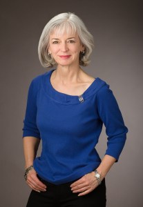 Ariella Moon author photoWEB (1)